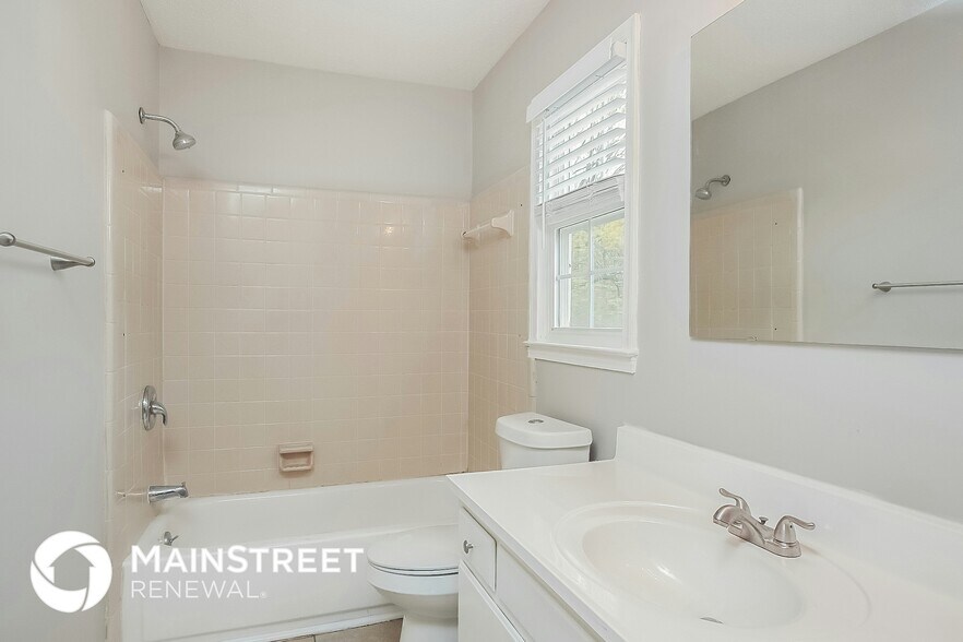 Building Photo - 4905 S Singing Woods Pl