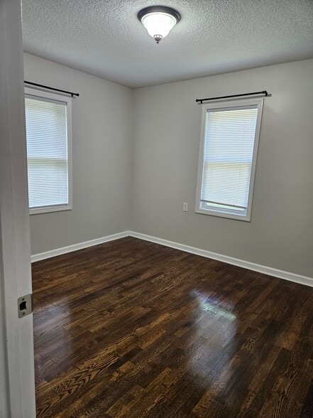 Building Photo - 2085 King Rd