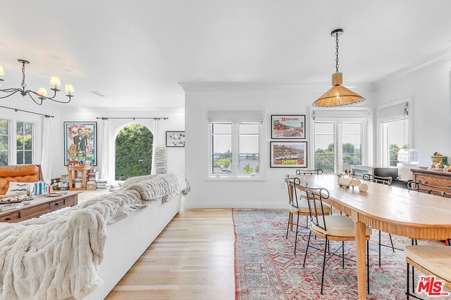 Building Photo - 1009 Carol Dr