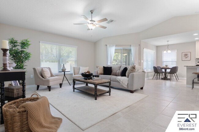 Building Photo - 10 Wildwood Pl