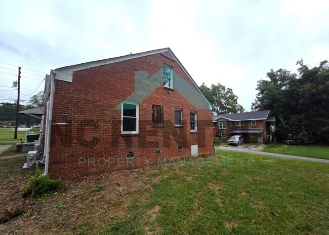Building Photo - 601 Chestnut Dr