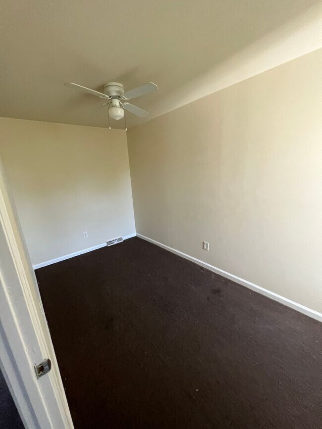 West Philadelphia 70th & Elmwood 6931 Linmore Ave Philadelphia PA 19142 Apartment Finder