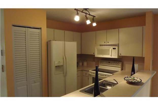 Building Photo - 7265 SW 42nd Ct