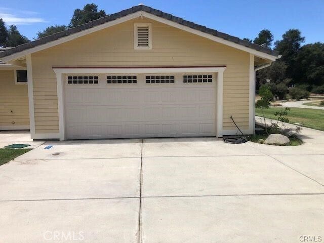 Building Photo - 41250 Gallop Ln