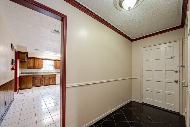 Building Photo - 9318 Benning Dr