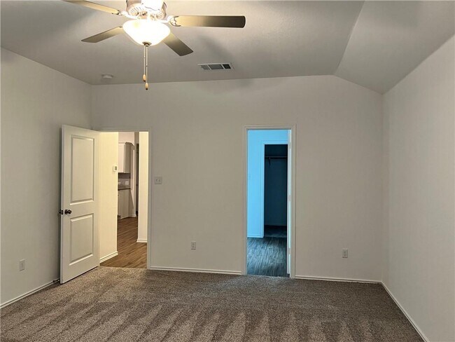 Building Photo - 223 Chickasaw Ln