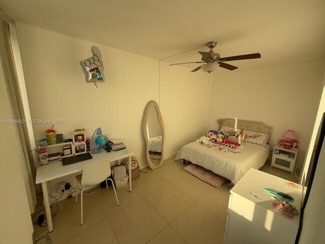 Building Photo - 1000 West Ave