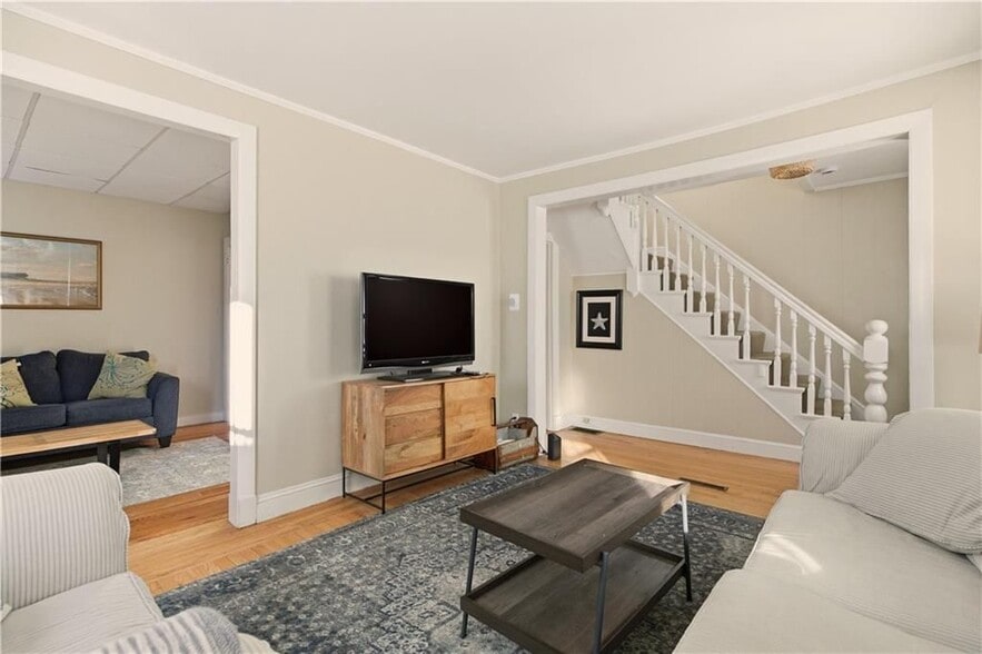 Building Photo - 8 Carey St