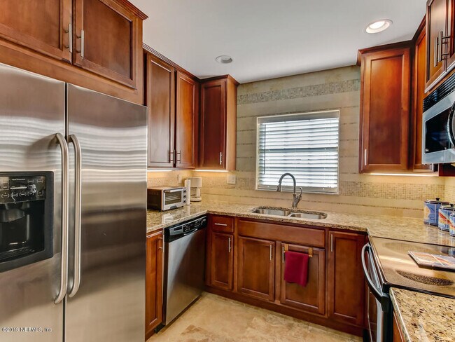 Building Photo - 657 Ponte Vedra Blvd