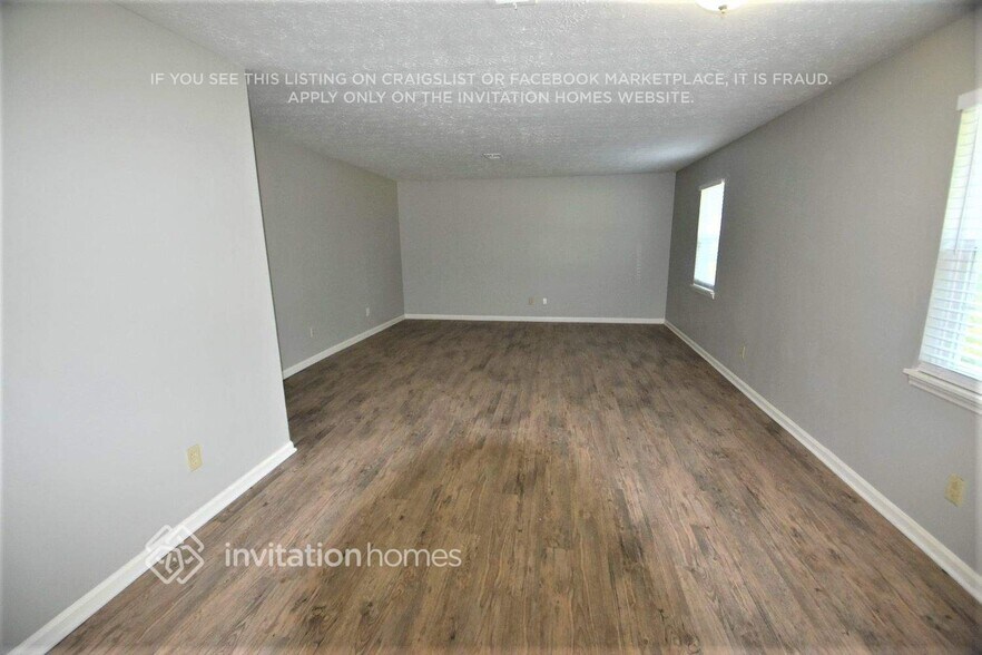 Building Photo - 2512 Meadowbrook Way