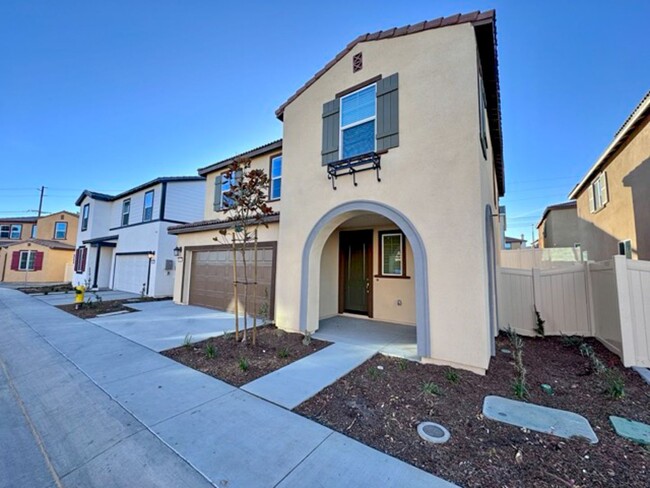 Building Photo - BRAND NEW 3 bedroom Willow Springs home av...