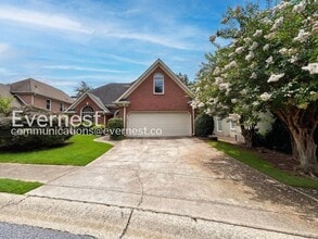 Building Photo - 5 Bed/3.5 Bath Home with Garage /Available Now!