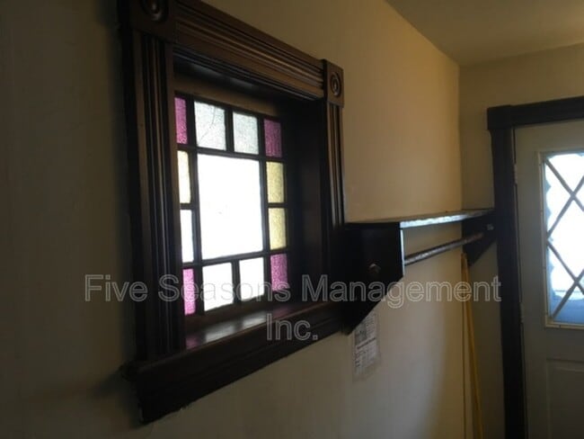 Building Photo - 7 Champlain Pl