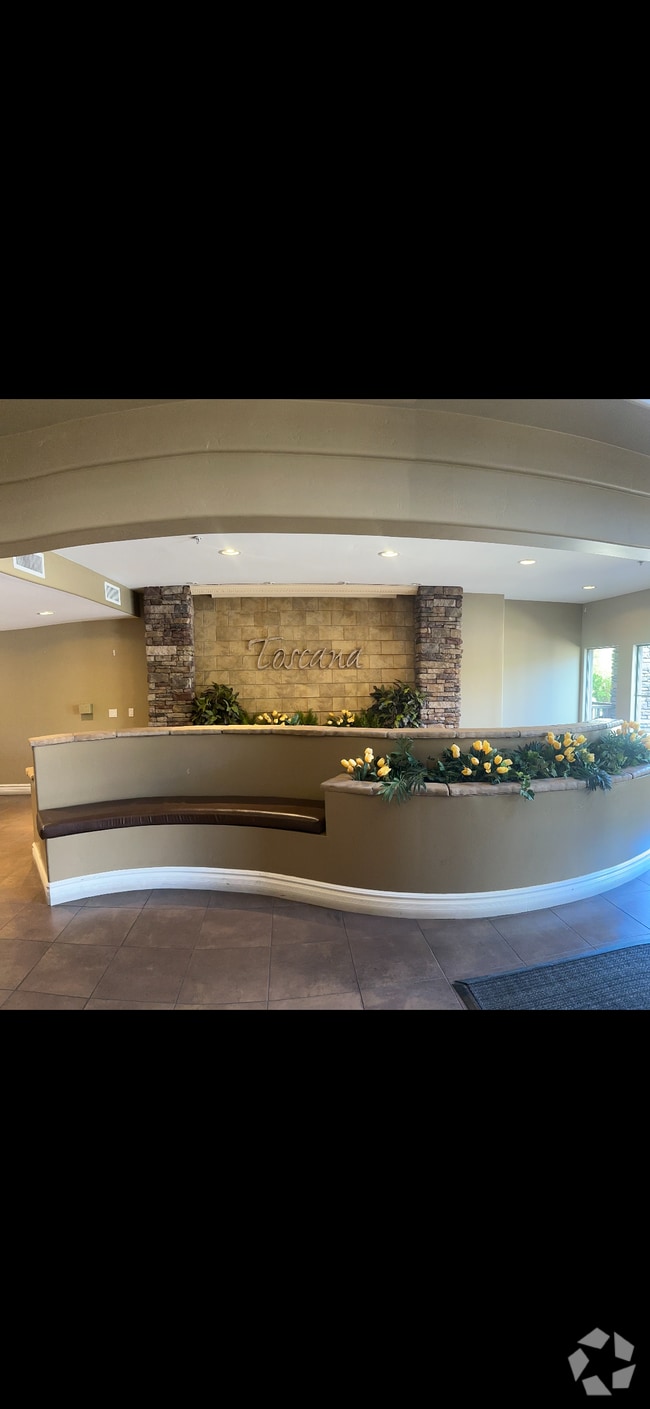 Building Photo - 5450 E Deer Valley Dr