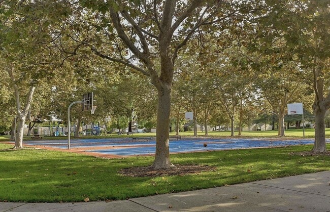 Building Photo - Cozy 3BD/2.5BA Single-Family Home Minutes from Downtown Pleasanton