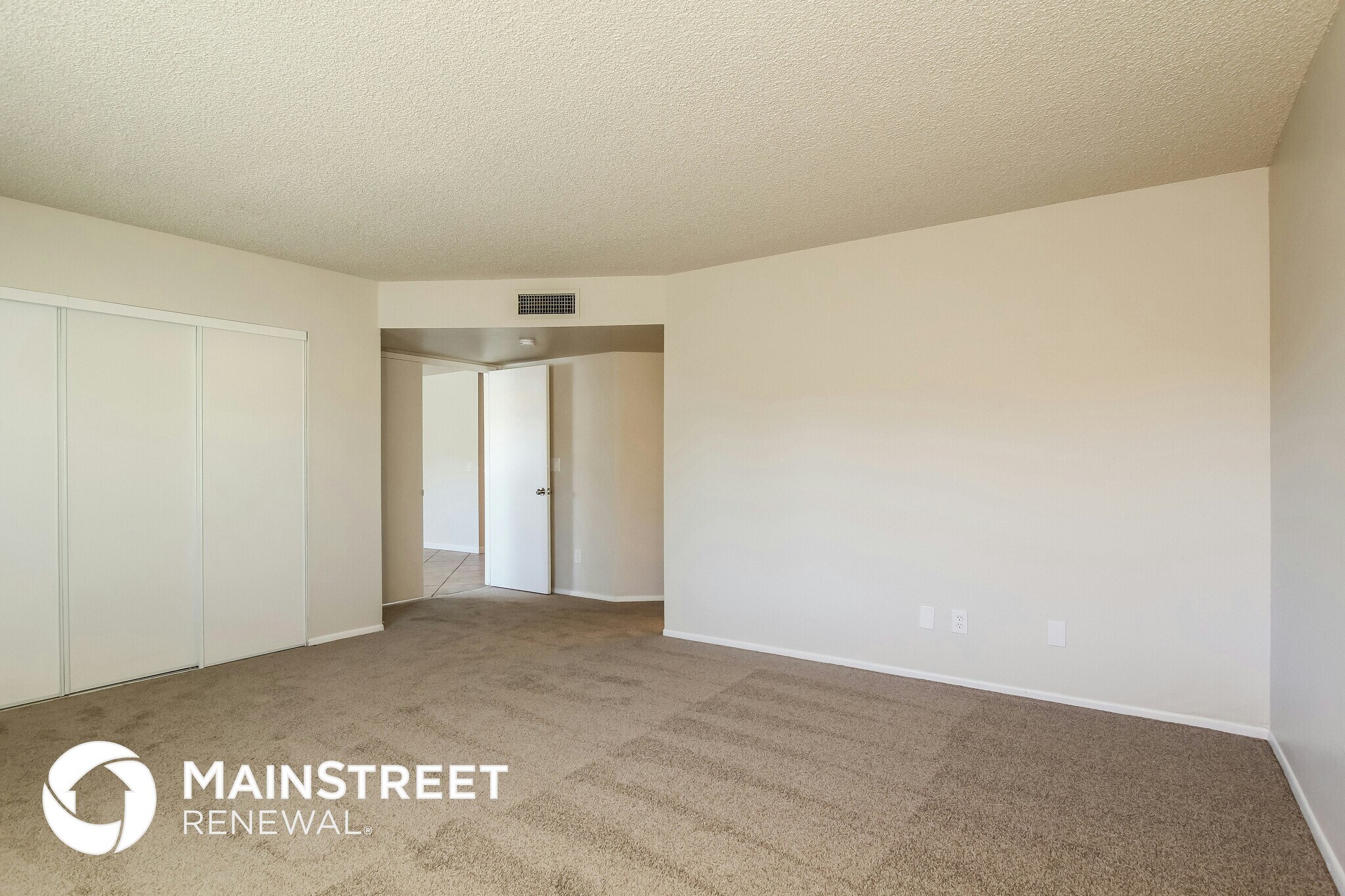 Building Photo - 15607 N 60th Ave
