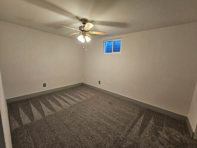 Building Photo - Comfortable 4 bed, 2 bath home in 80906!