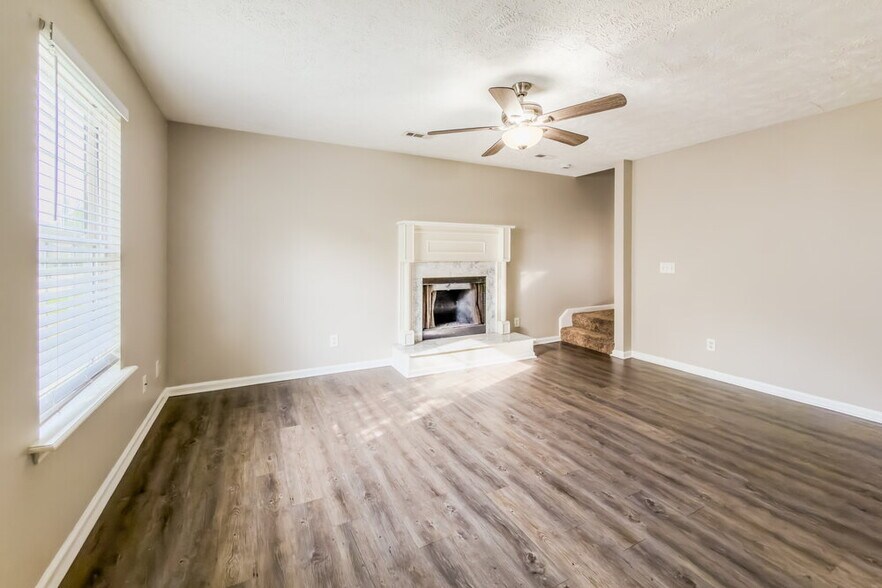 Building Photo - 1435 Tuffnell Dr