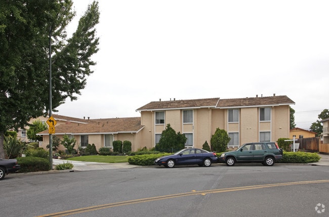 Building Photo - 1576 Ontario Dr