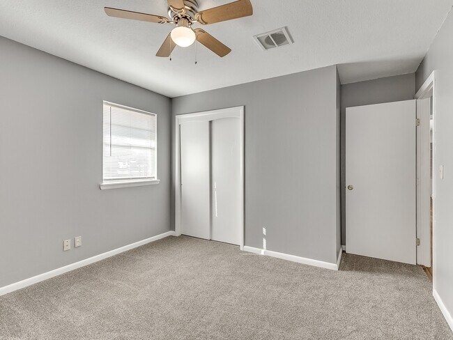 Building Photo - 316 W Bass Ave