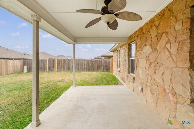 Building Photo - 9405 Cricket Dr