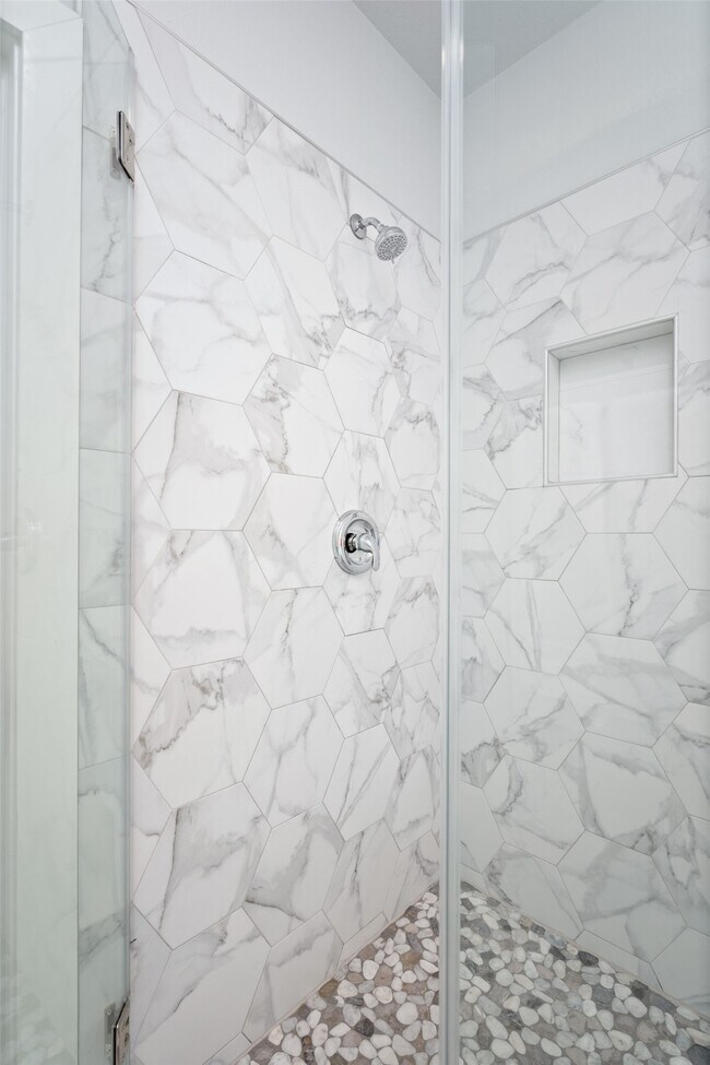 Building Photo - 6720 Lozier St