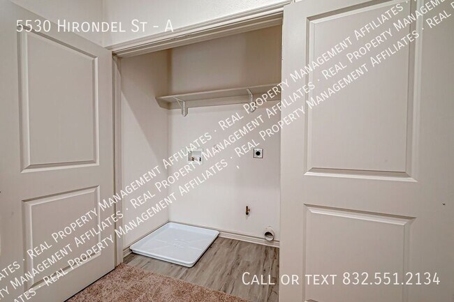 Building Photo - 5530 Hirondel