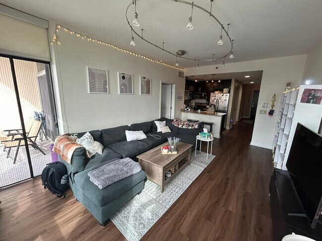 Building Photo - 1400 S Michigan Ave