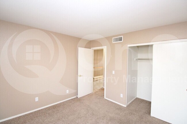 Building Photo - 1450 South Villas Court