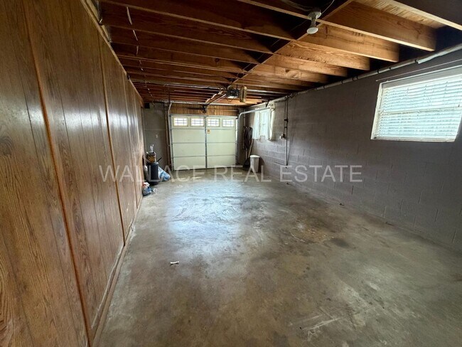 Building Photo - APPLICATION PENDING!!  DO NOT APPLY!!  3 BEDROOM/ 2.5 BATHROOM SOUTH KNOXVILLE HOME!!!