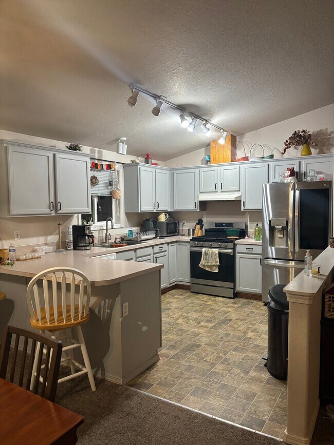 Building Photo - 4309 Montclair Dr SE