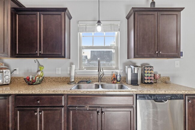 Building Photo - 3 Bedroom + Bonus Room Home with Main Floor Primary Suite & Community Pool Access