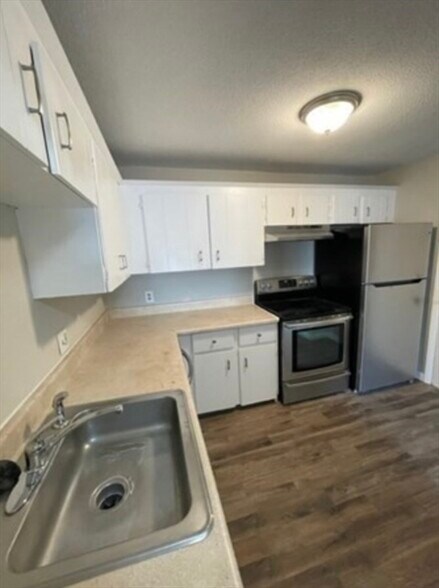 Building Photo - 40 Assunta Rd