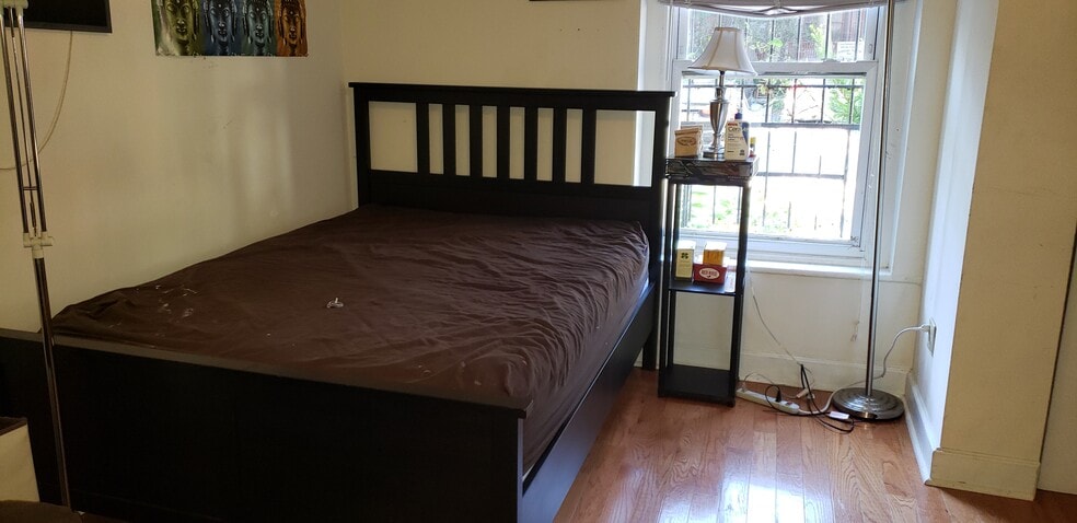 Building Photo - 4111 Pine St