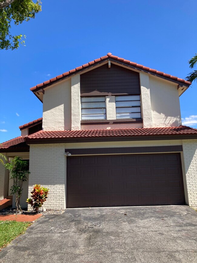 Primary Photo - 6224 NW 180th Terrace