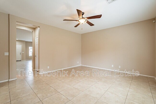 Building Photo - 44415 W Knauss Dr