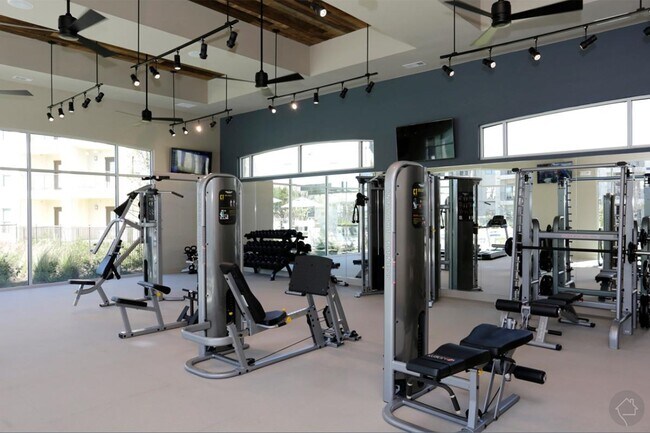 Building Photo - 10300 S I-35 Frontage Rd