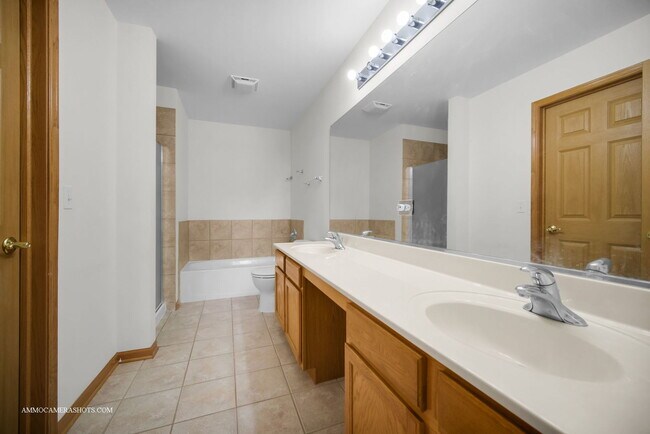 Building Photo - 369 Vaughn Cir