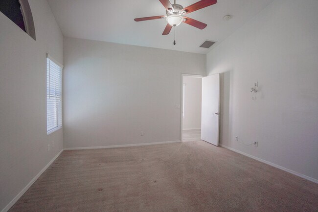 Building Photo - 15614 N 34th St