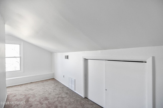 Building Photo - 32 Dakota Ave