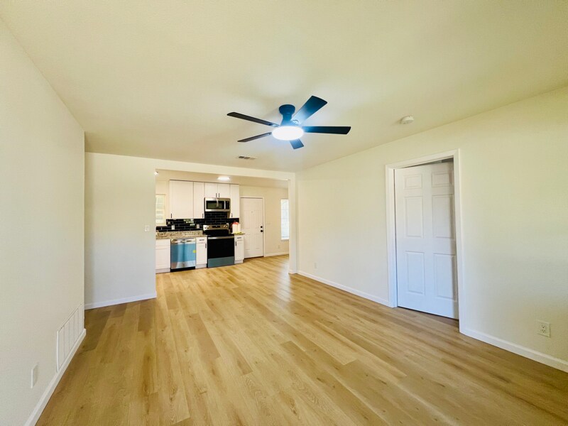 Building Photo - 901 Leeper Dr