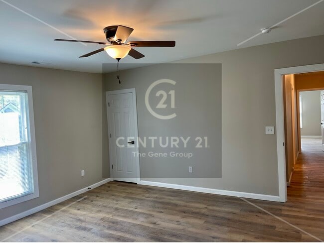 Building Photo - 319 Wyoming St