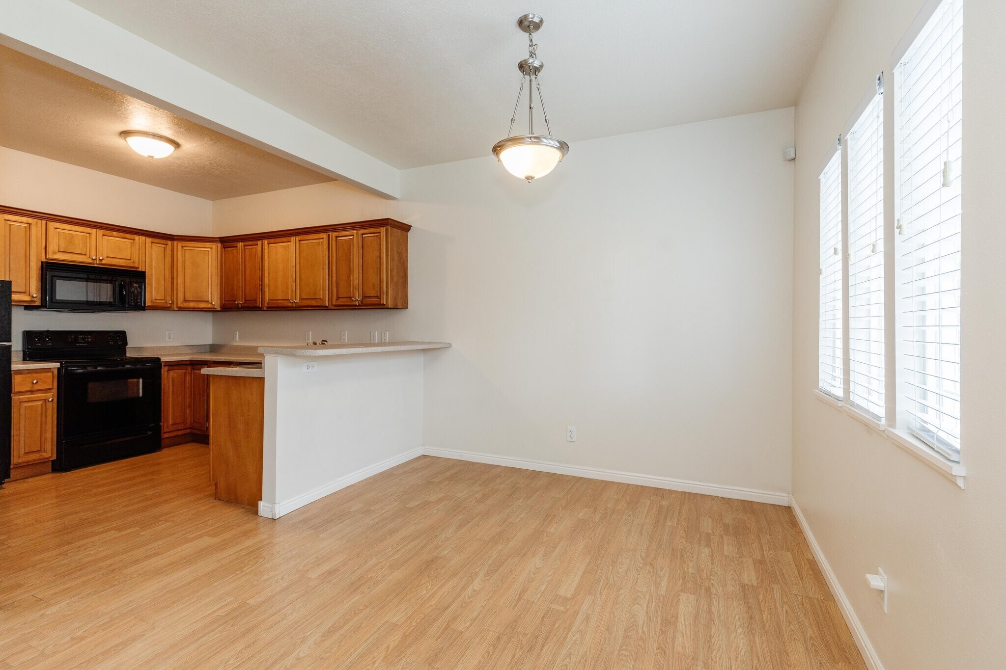 Building Photo - 484 W 1490 N