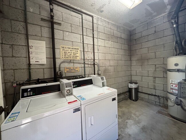 Building Photo - Orange Grove, 1232-1234