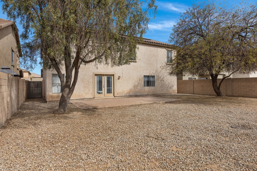 Building Photo - 43631 W Cowpath Rd