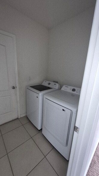 Building Photo - 136 Tracy Cir