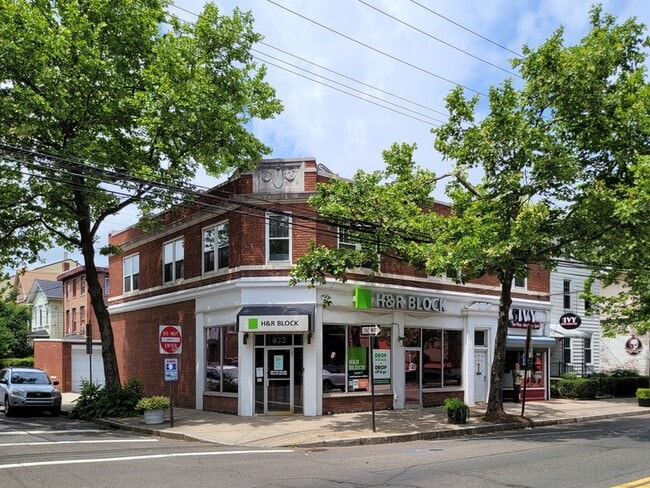 Building Photo - 826 State St