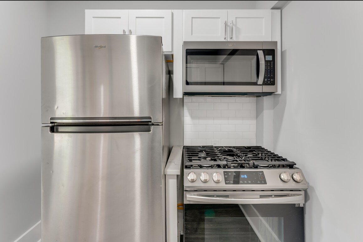 Building Photo - 615 Vernon Rd