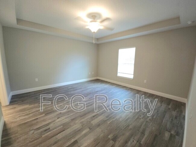 Building Photo - 9 Larch Dr