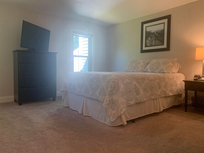 Building Photo - 508 Piscassic St